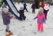 Zimowe zabawy na świeżym powietrzu, 