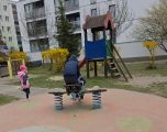 Sówki wiosenne zabawy na placu zabaw, 